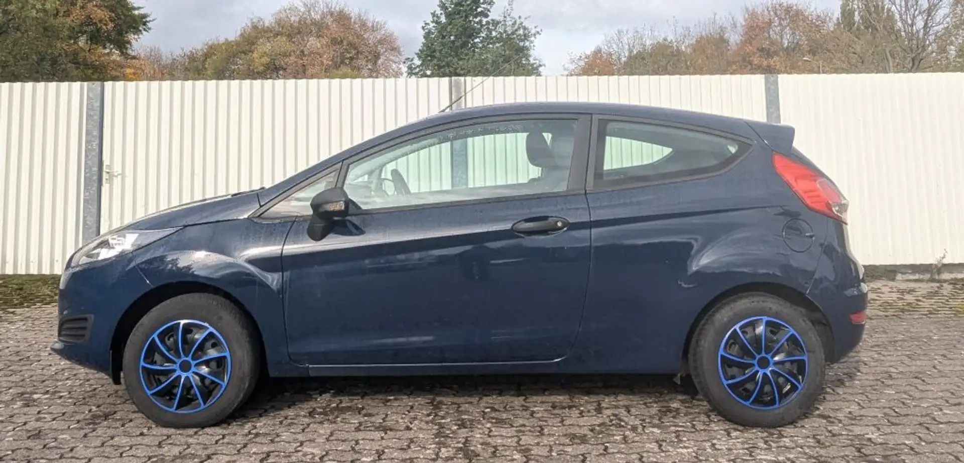 Ford Fiesta 1.25 Ambiente Blau - 2