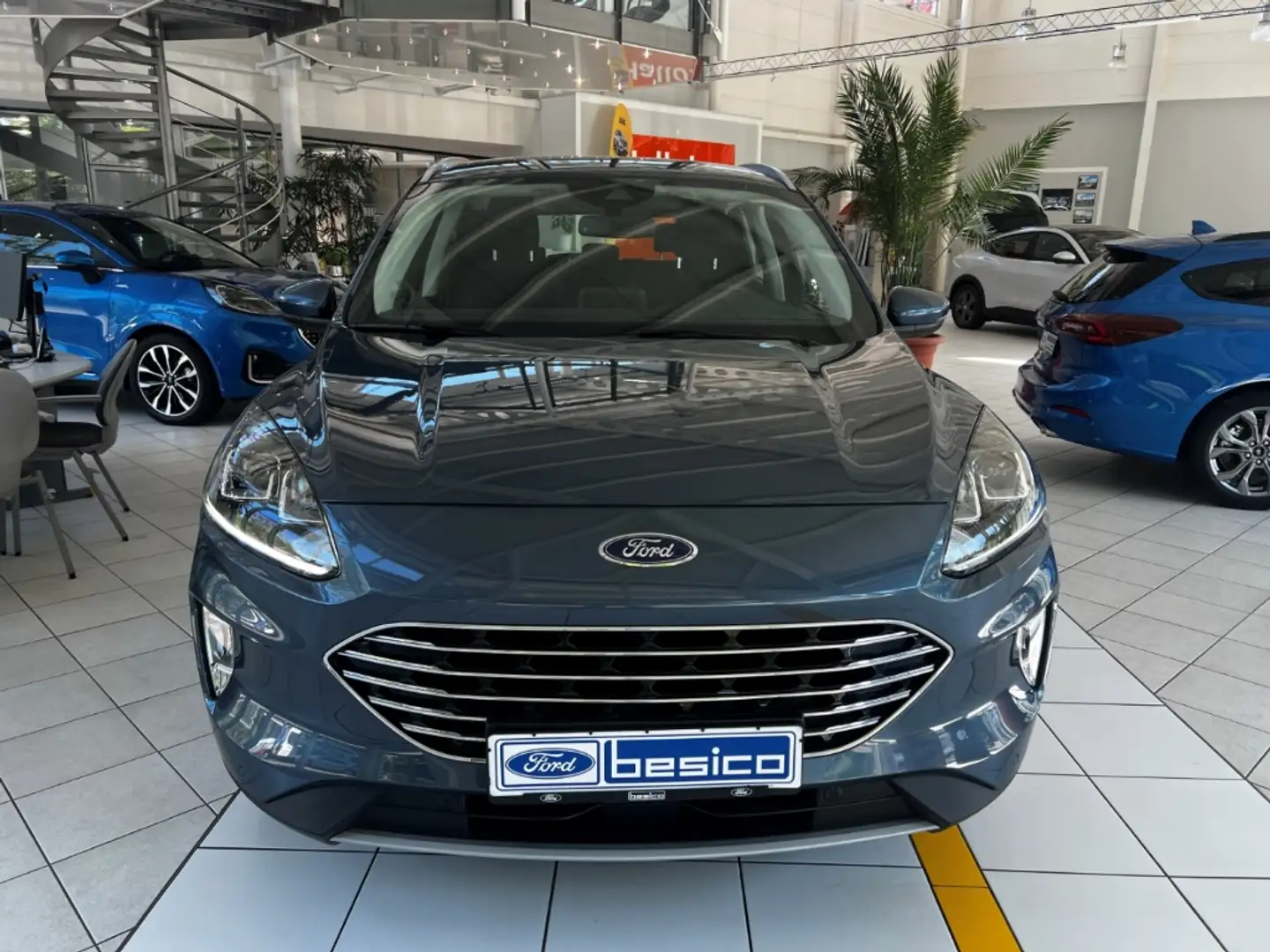 Ford Kuga Titanium+NAV+DAB+PDC+KeyFree+RFK+WinterPak+ Azul - 2