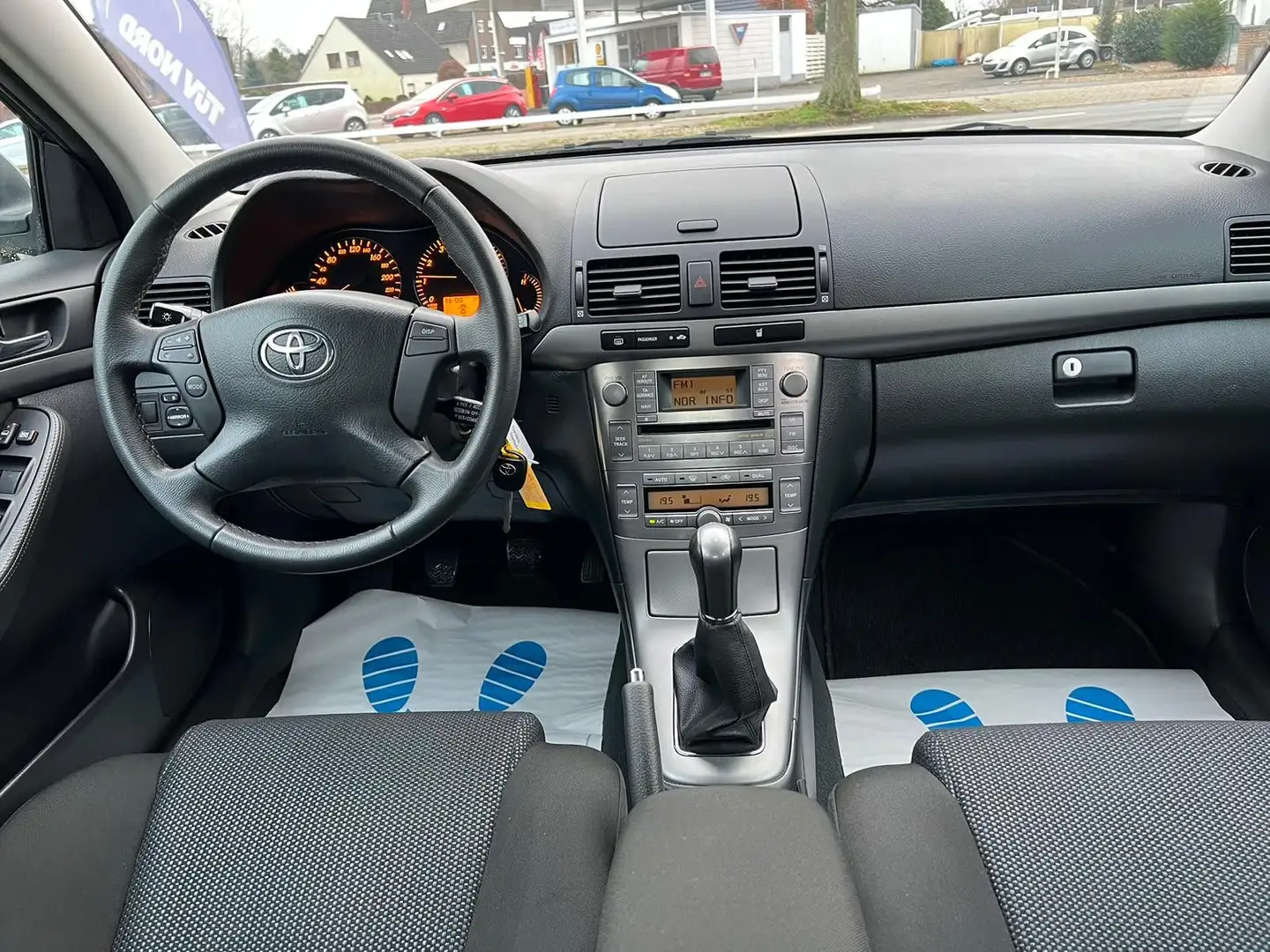 Toyota Avensis Sol 2.0-l-VVT-i( nur 68Tkm*1 Hand*Klima) Ezüst - 2