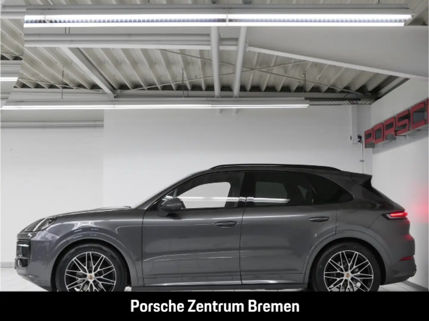 Porsche Cayenne BOSE Hinterachslenkung 90L Head-Up PASM Grau - 2