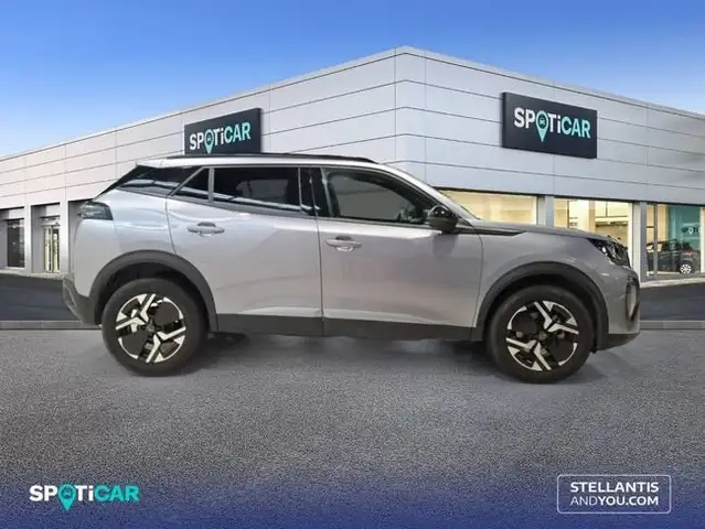 Peugeot 2008 view 4