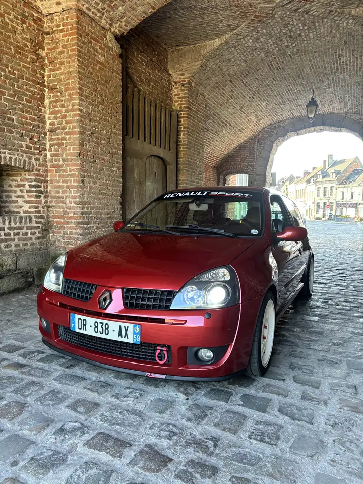 Renault Clio 2.0i 16V Sport