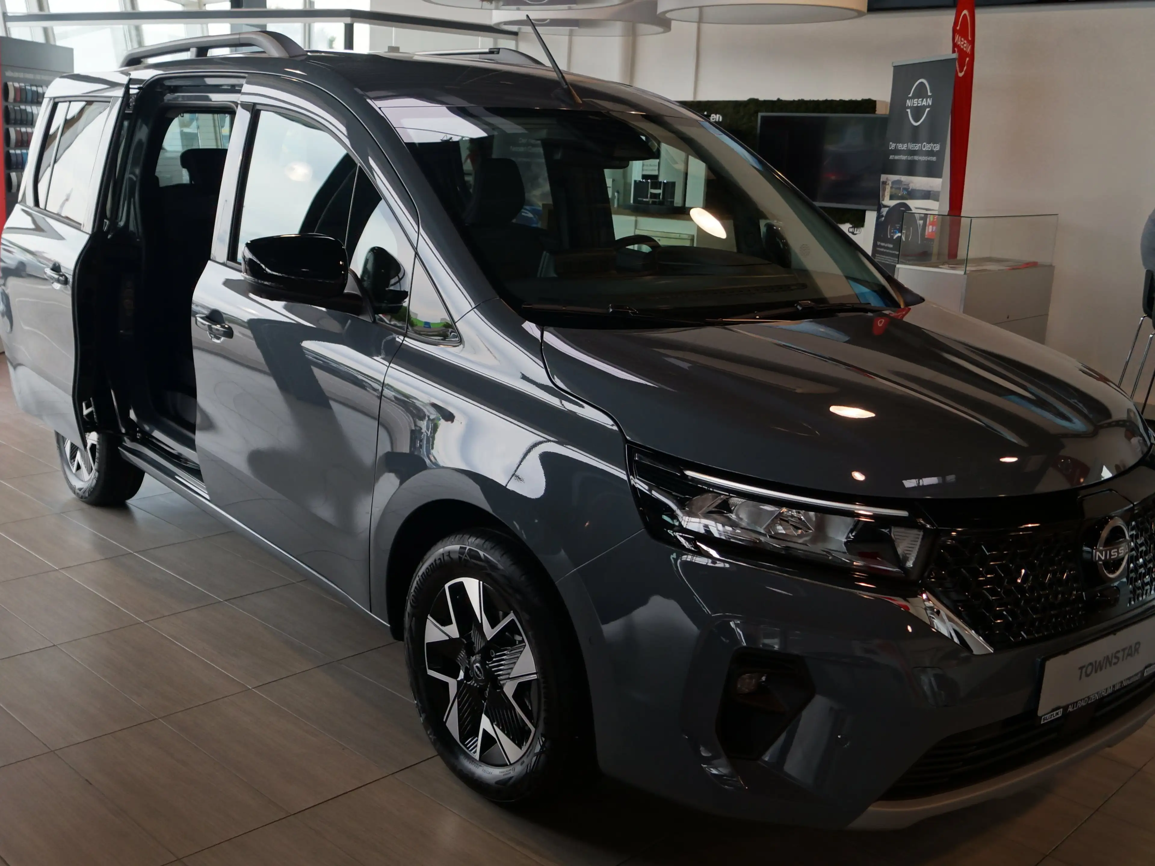 Nissan Townstar EV Tekna L1 2,2t 45kWh — photo 3