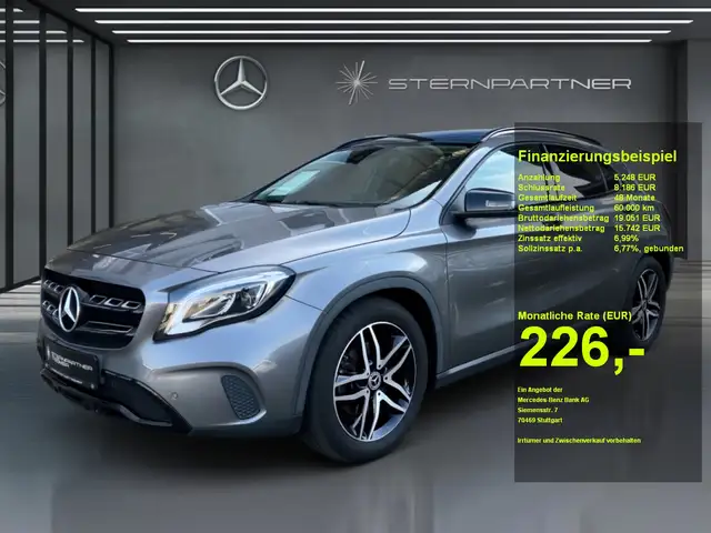 Mercedes-Benz GLA 250 URBAN Night LED Pano Kamera Navi Harman