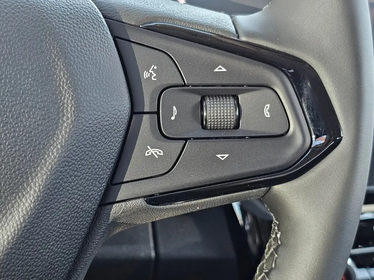 Chevrolet Bolt photo Chevrolet Bolt