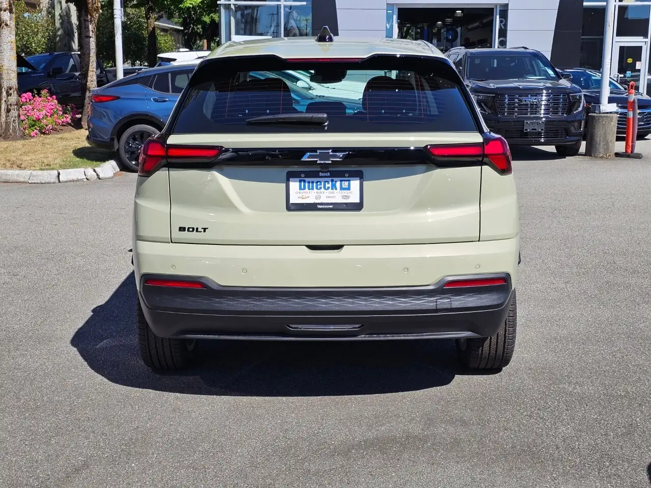 Chevrolet Bolt photo Chevrolet Bolt