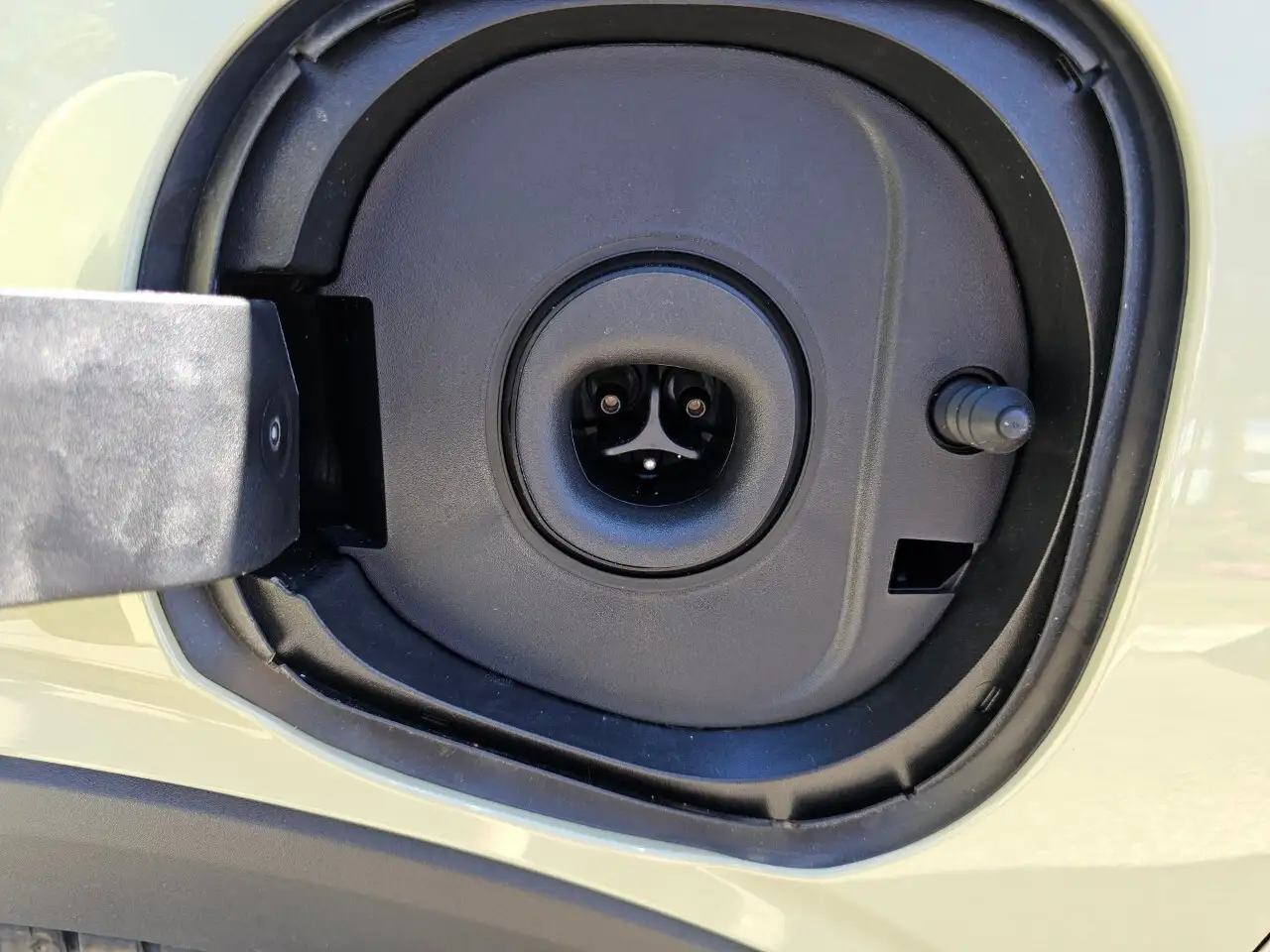 Chevrolet Bolt photo Chevrolet Bolt