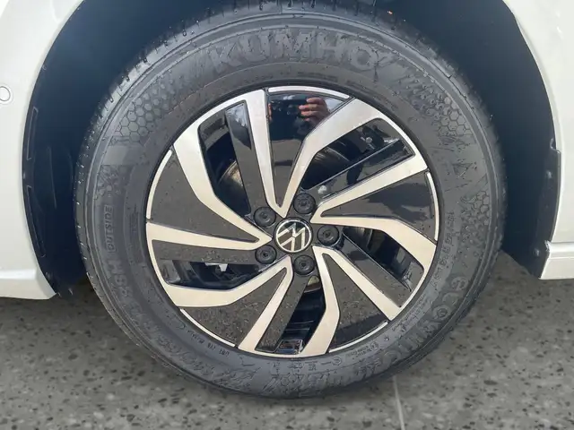Volkswagen Polo view 9
