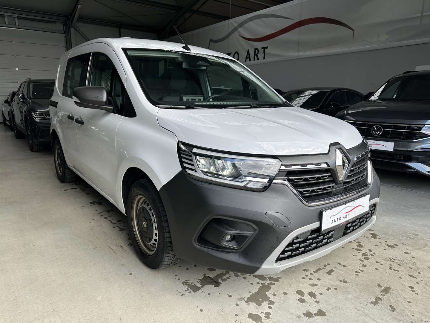 Renault Kangoo nuo 217 €/ mėn Dyzelinas 2023m. Mikroautobusas Mechaninė