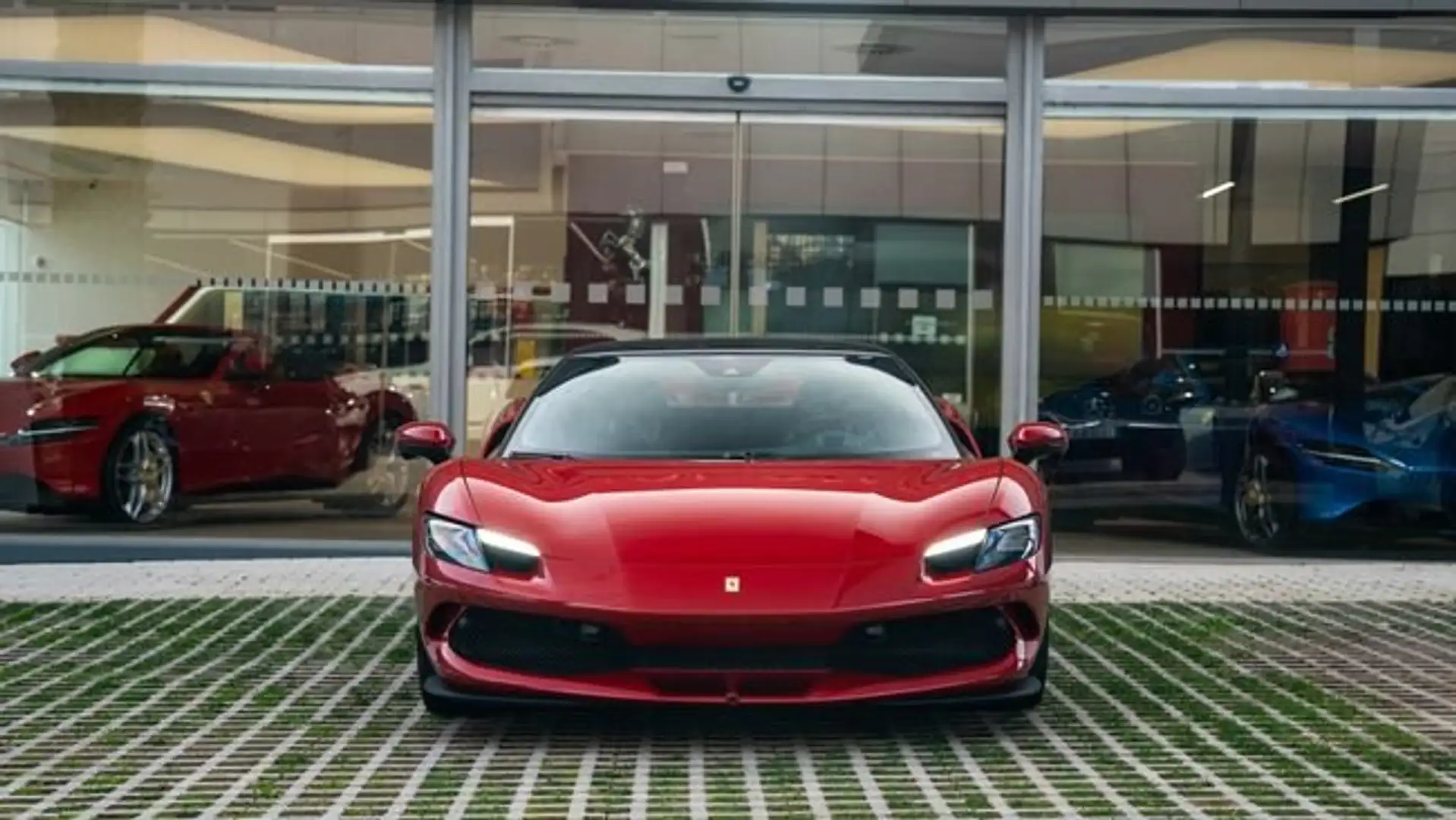 Ferrari 296 GTB Rojo - 2
