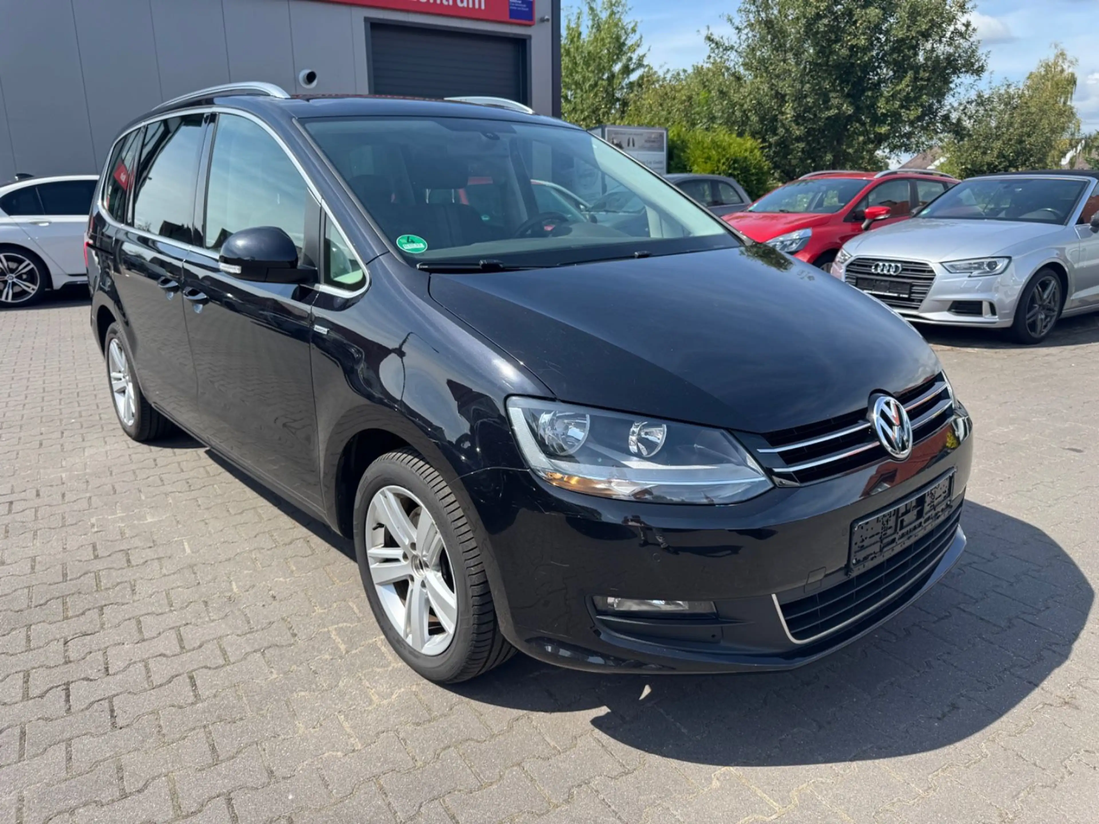 Volkswagen Sharan Match PDC PanoMFL NAVI KLIMA SHZ TEMP AHK — photo 3