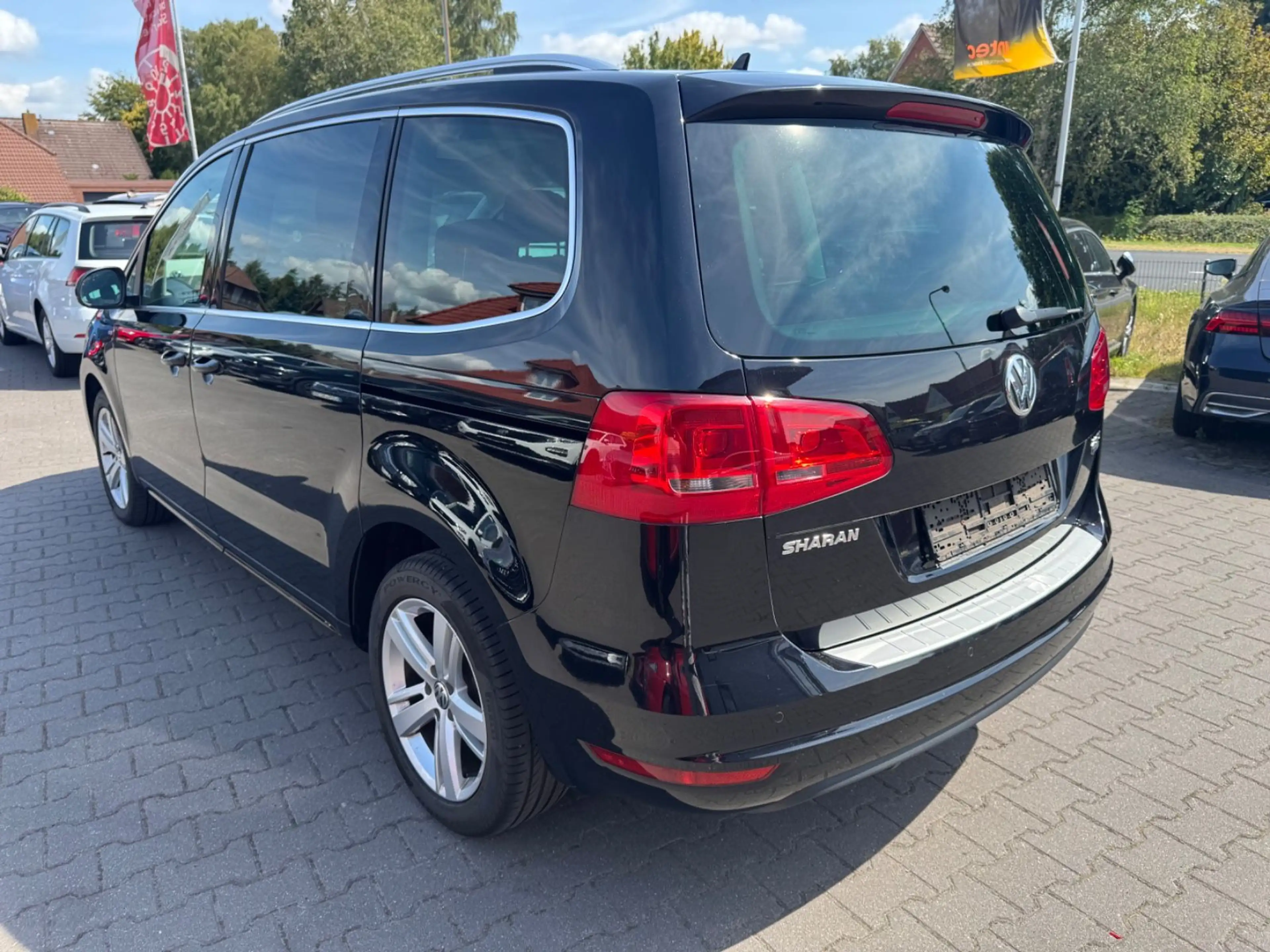 Volkswagen Sharan Match PDC PanoMFL NAVI KLIMA SHZ TEMP AHK — photo 4