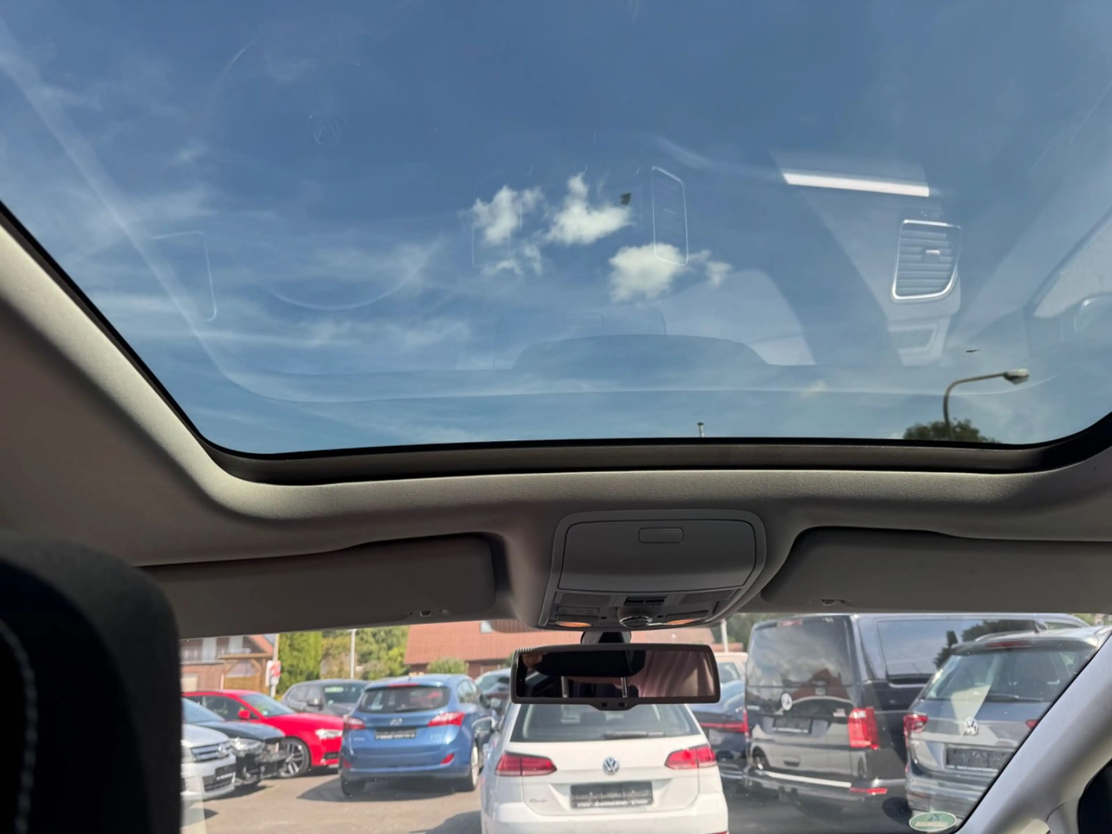 Volkswagen Sharan Match PDC PanoMFL NAVI KLIMA SHZ TEMP AHK — photo 8