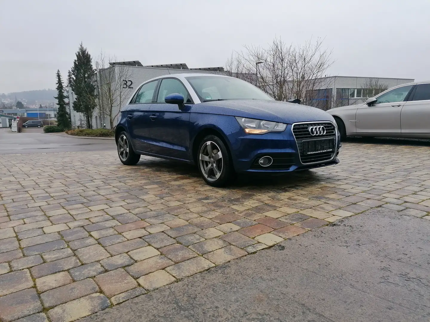 Audi A1 attraction / Navi / TÜV 02-2027 / 1 Hand Bleu - 2