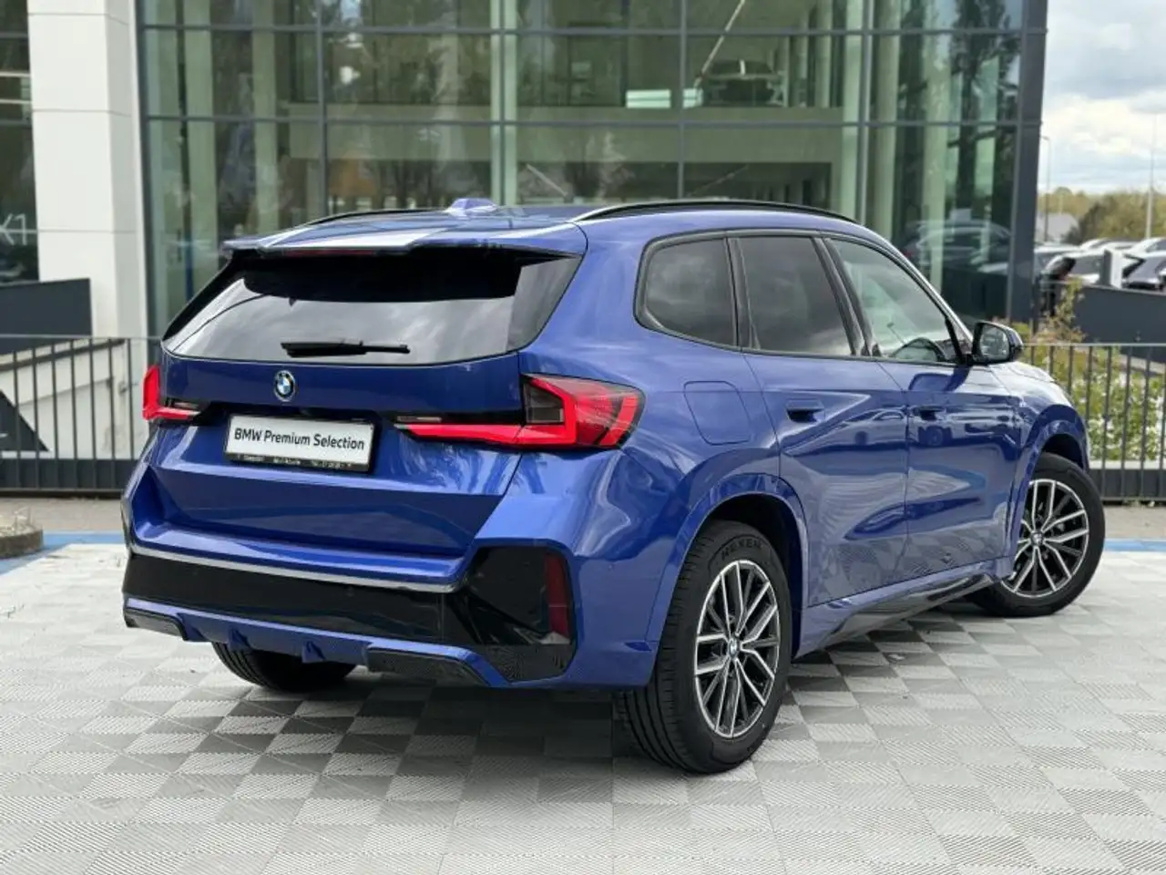 sDrive18i