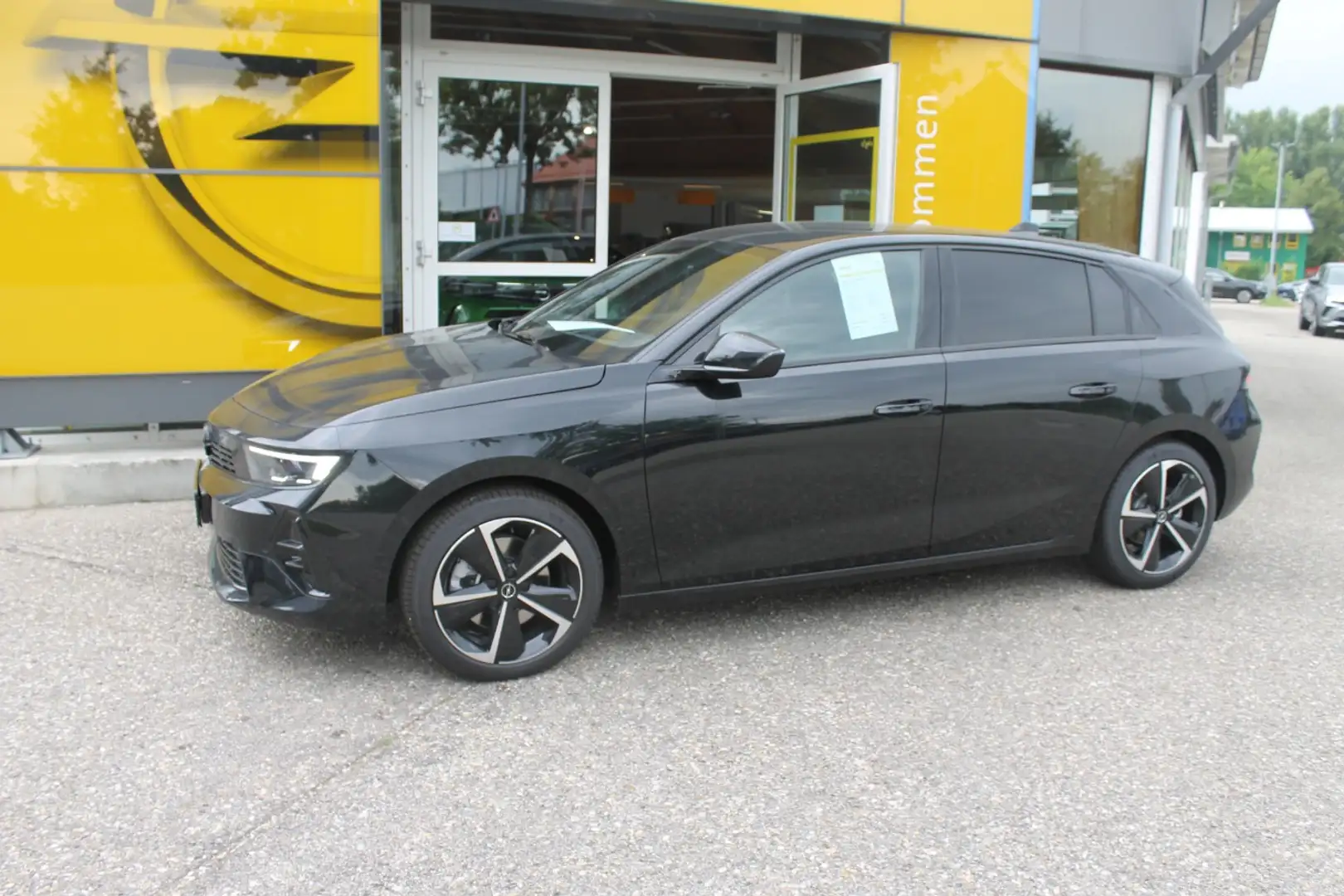 Opel Astra 1.2 Turbo Hybrid 48V GS SHZ|LRHZ|NAV|IHUD Schwarz - 2