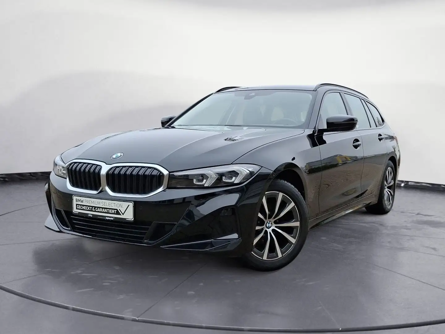 BMW 318 i Touring Navi Sportsitze RFK Wireless Sitzh. Schwarz - 2