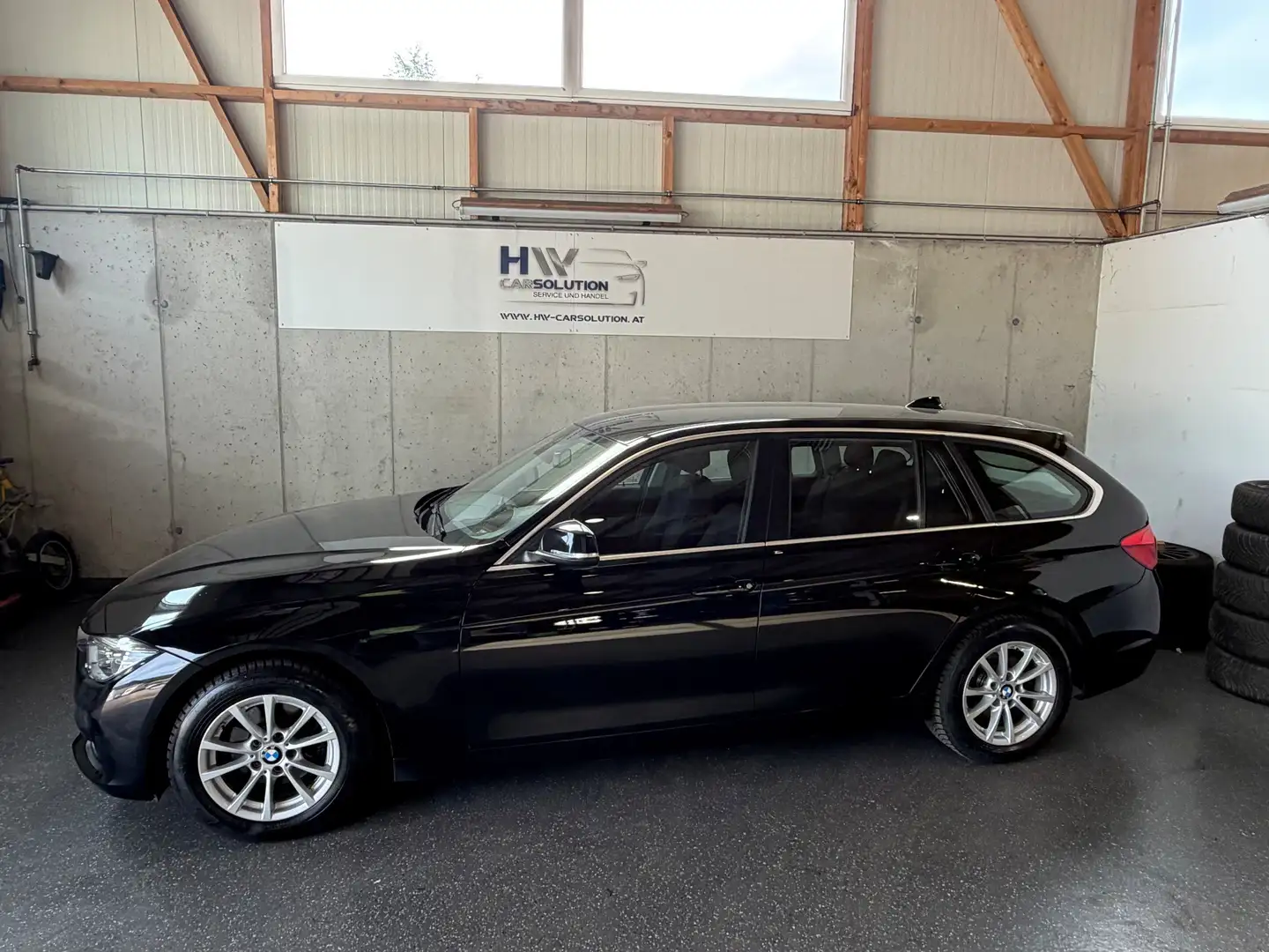 BMW 320 320 d xDrive Schwarz - 2
