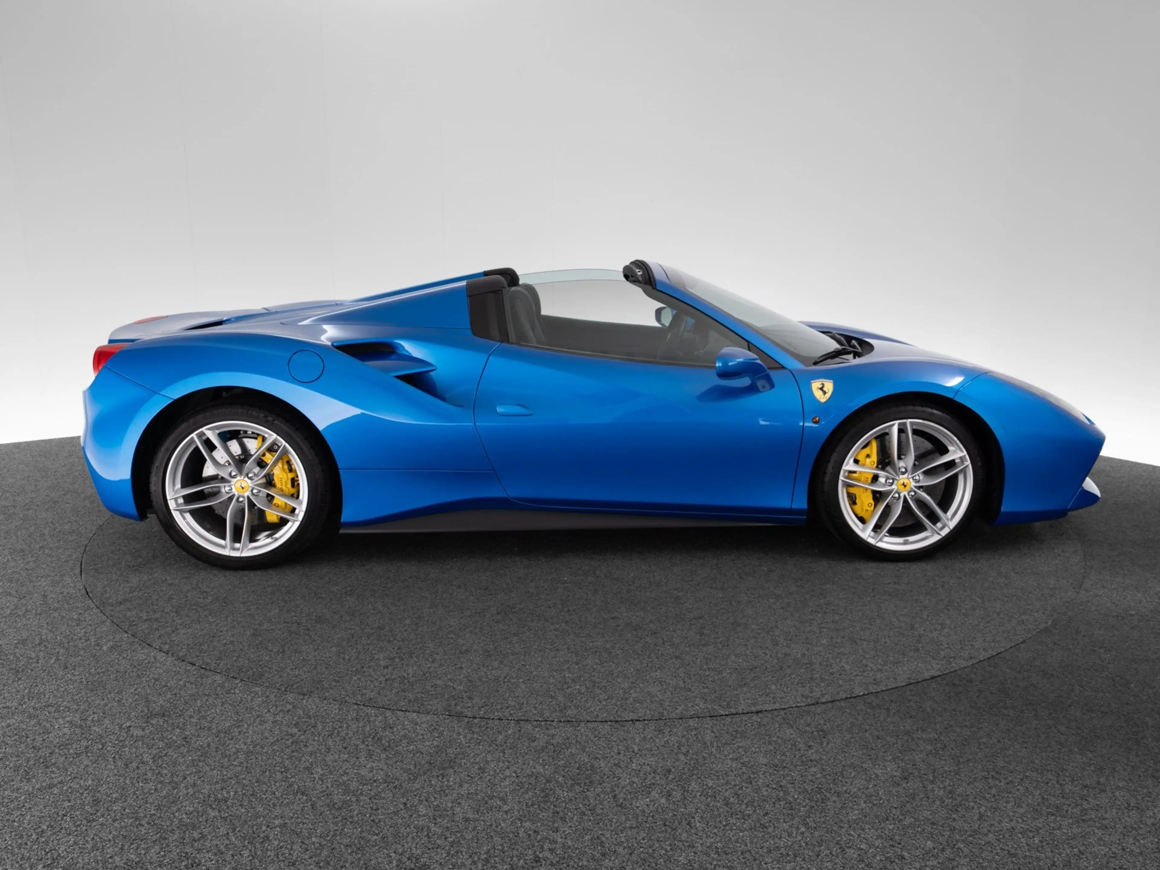 Ferrari 488 Spider Ferrari Singen — photo 9