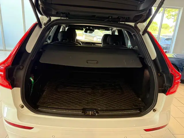 Volvo XC60 view 10