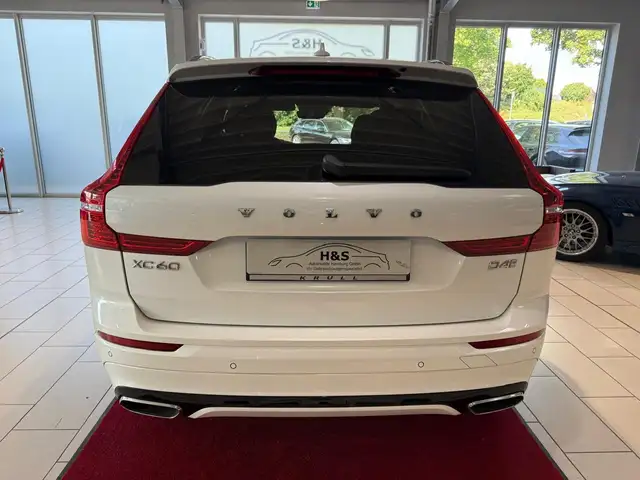 Volvo XC60 view 4