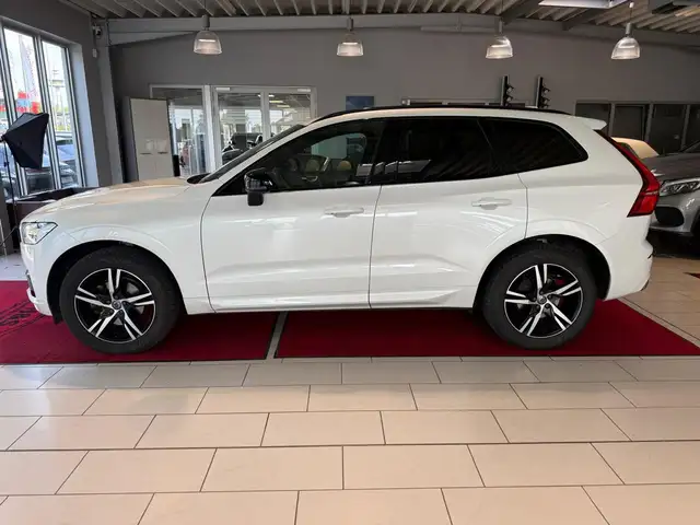 Volvo XC60 view 2