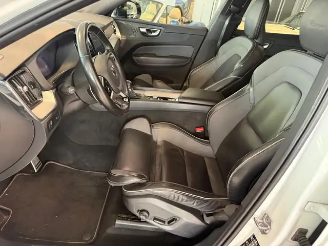Volvo XC60 view 15
