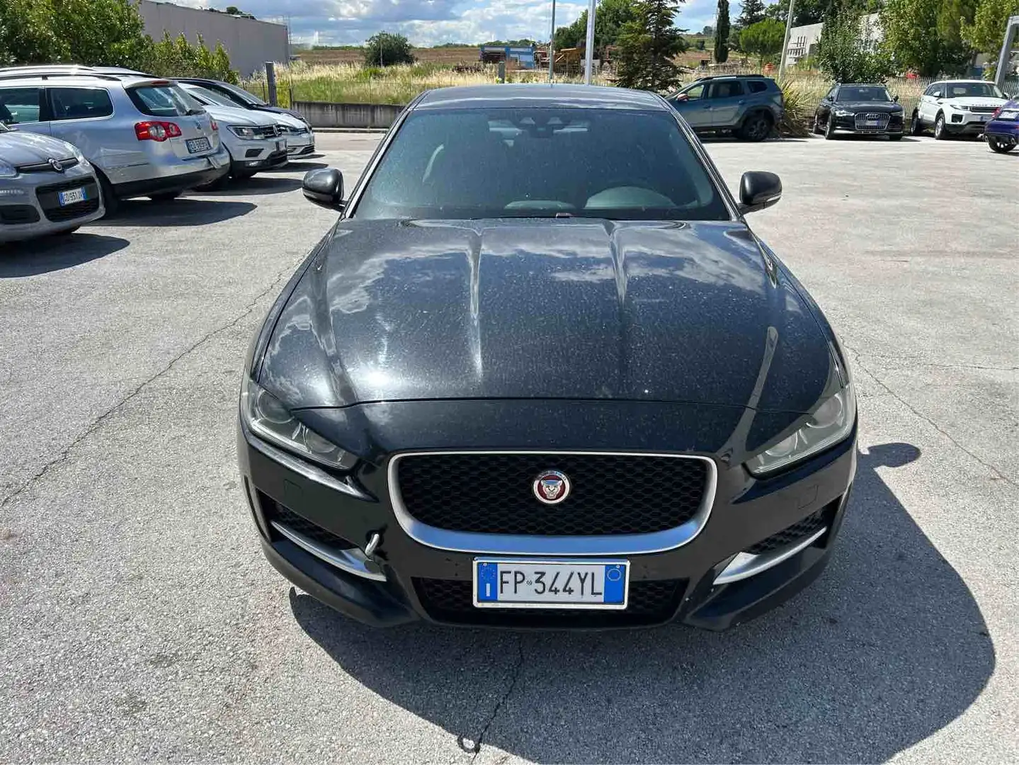Jaguar XE XE 2.0d R-Sport 180cv-MANUALE-MOTORE ROTTO- Nero - 2