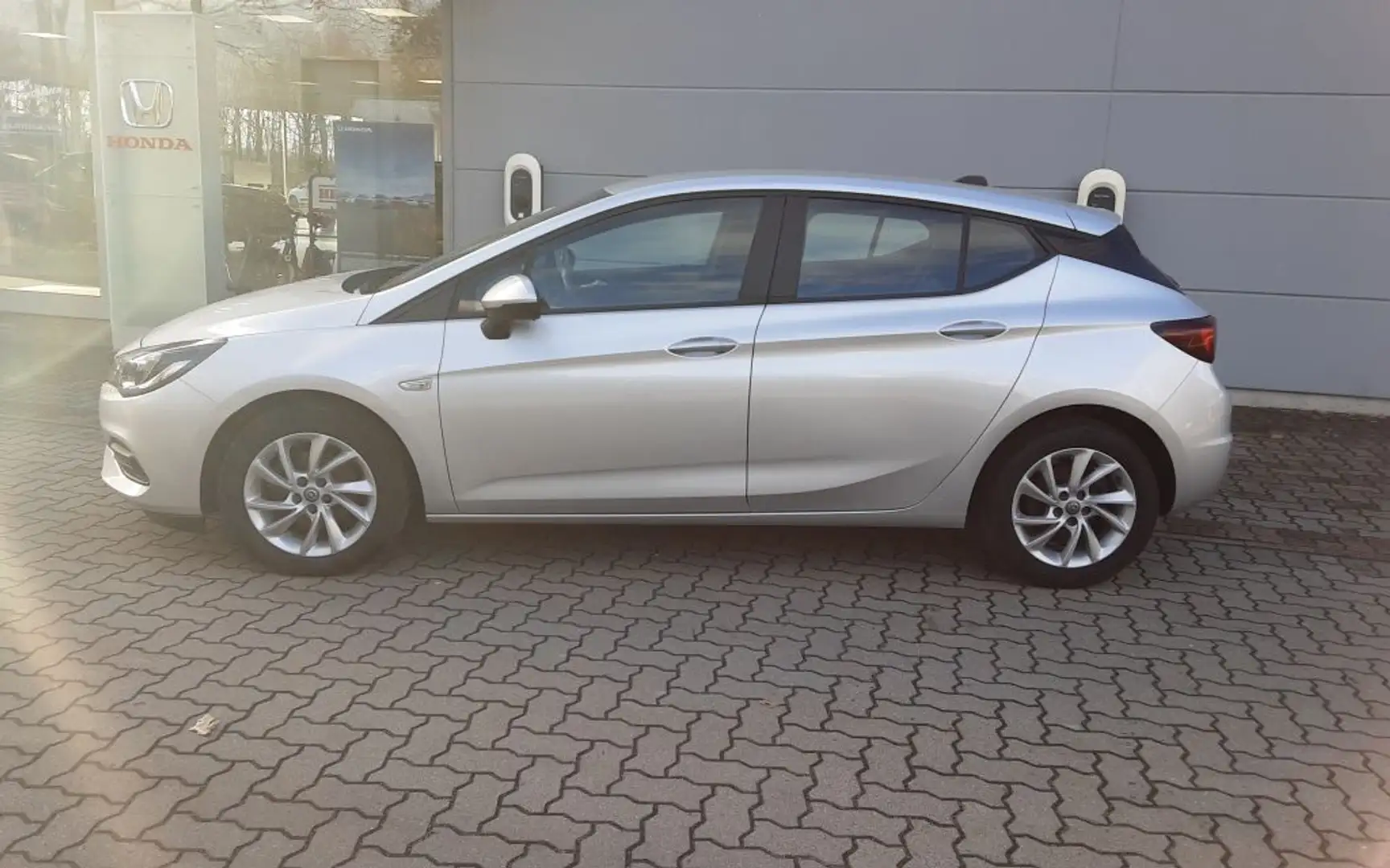 Opel Astra 1.2 Turbo Start/Stop Edition Zilver - 2