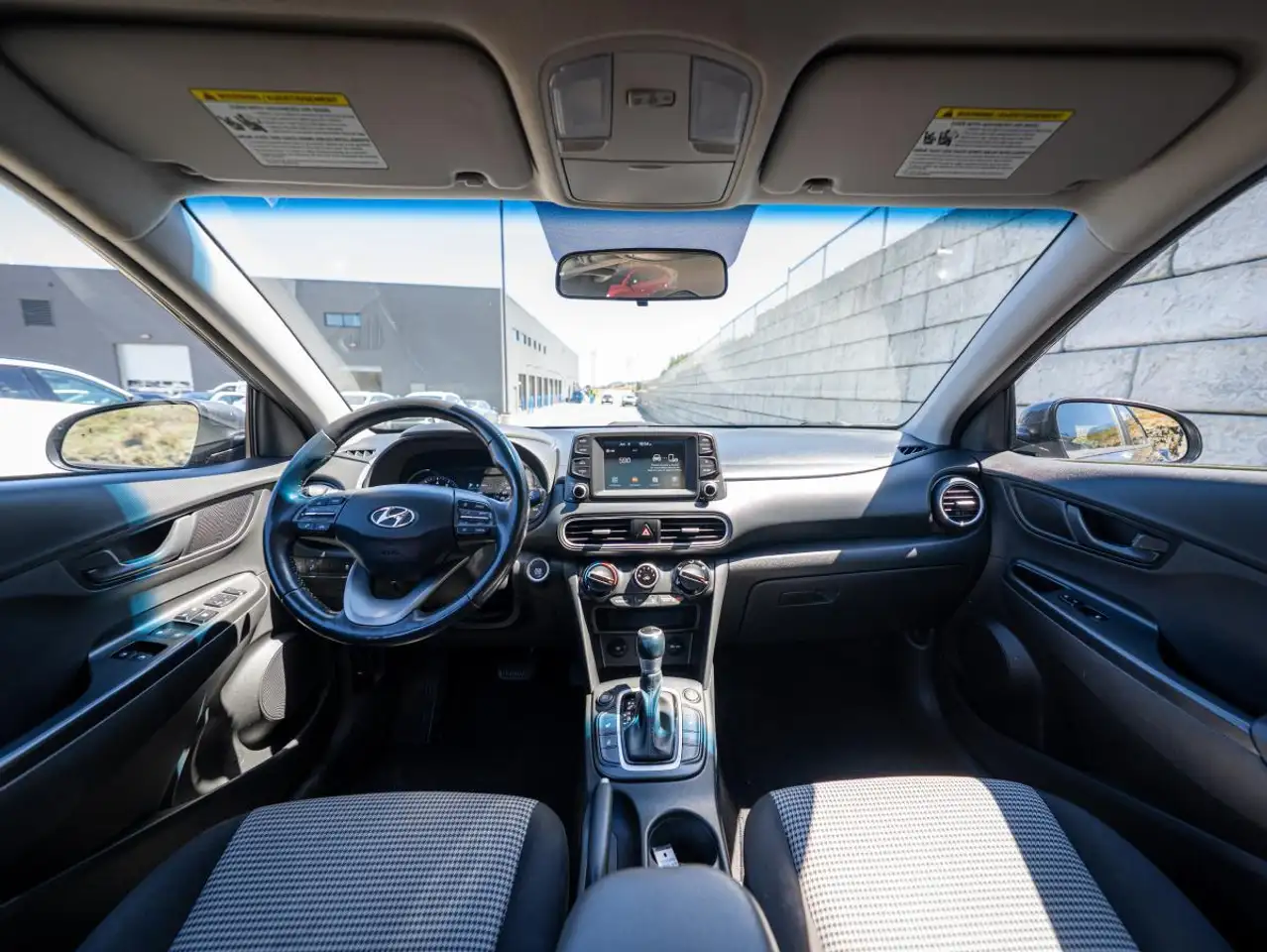 Hyundai KONA снимка Hyundai KONA