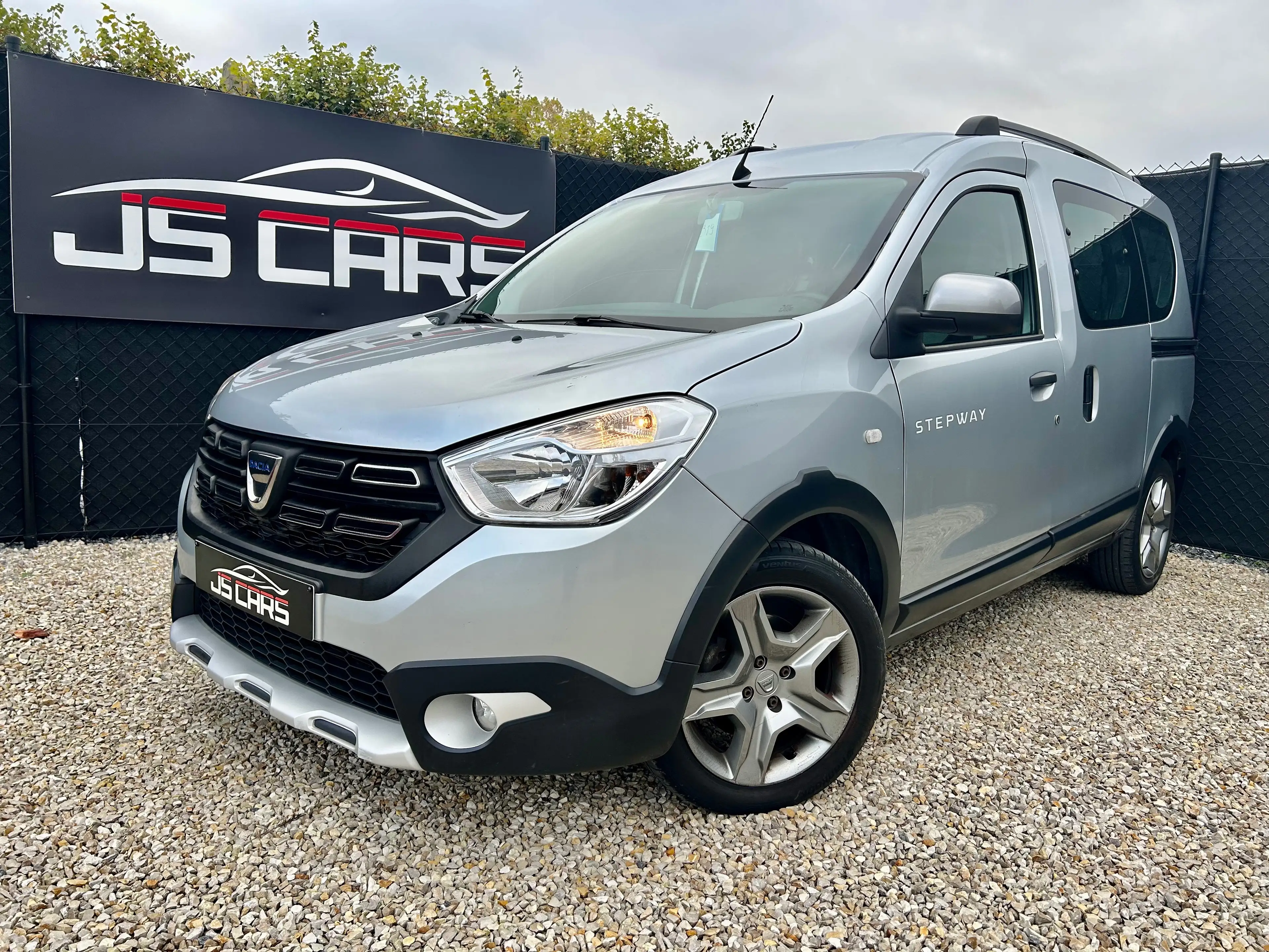 Dacia Dokker 1.3 TCe Stepway*0492*24*96*14*GPS*PDC*AIRCO*CRUISE*ATTACHE REMORQUE