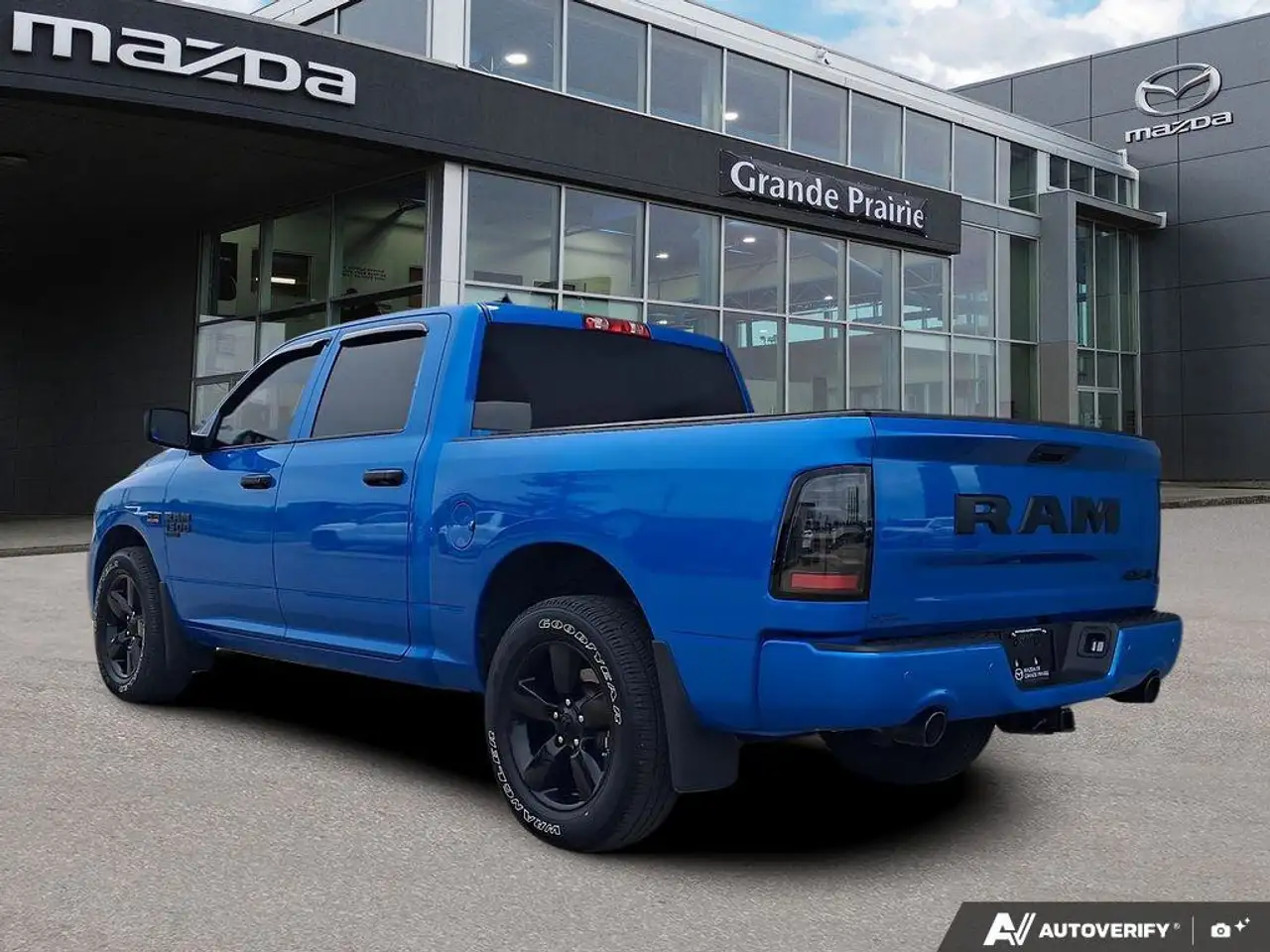 RAM 1500 снимка RAM 1500