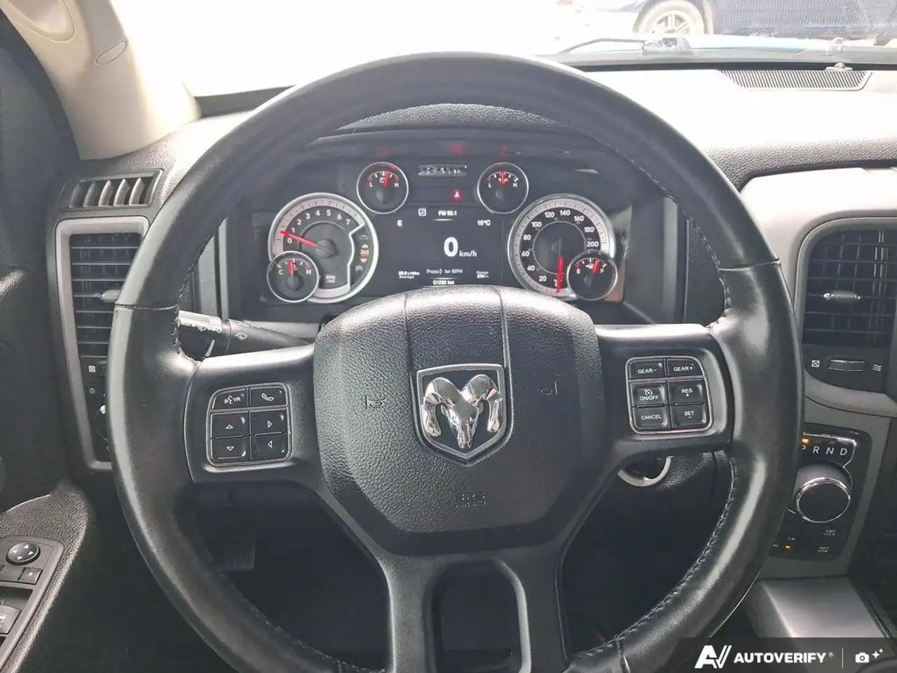 RAM 1500 снимка RAM 1500