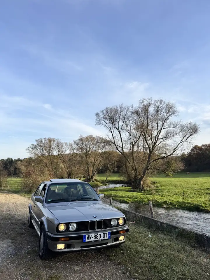 BMW 325 iX, foto 2