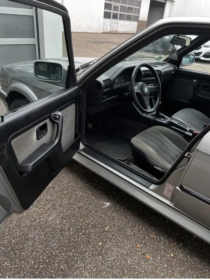 BMW 325 iX, foto 4