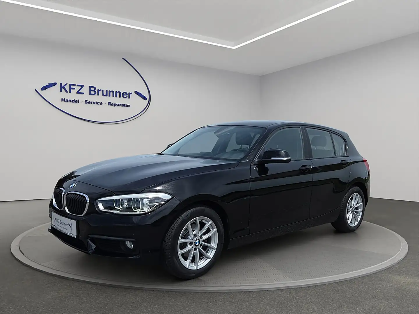 BMW 116 d Advantage**NAVI,SITZH,AHK** Schwarz - 1