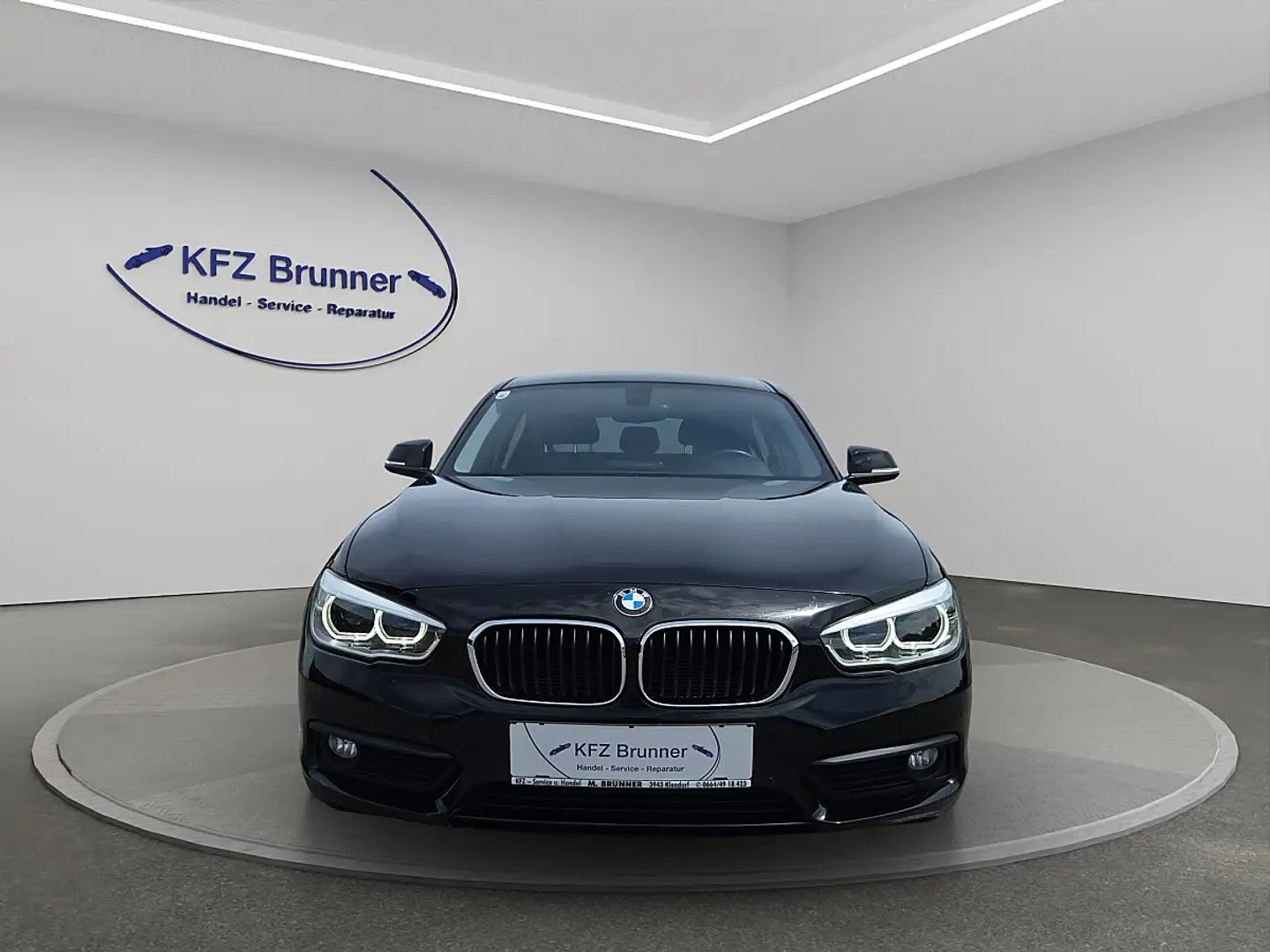BMW 116 d Advantage**NAVI,SITZH,AHK** Schwarz - 2