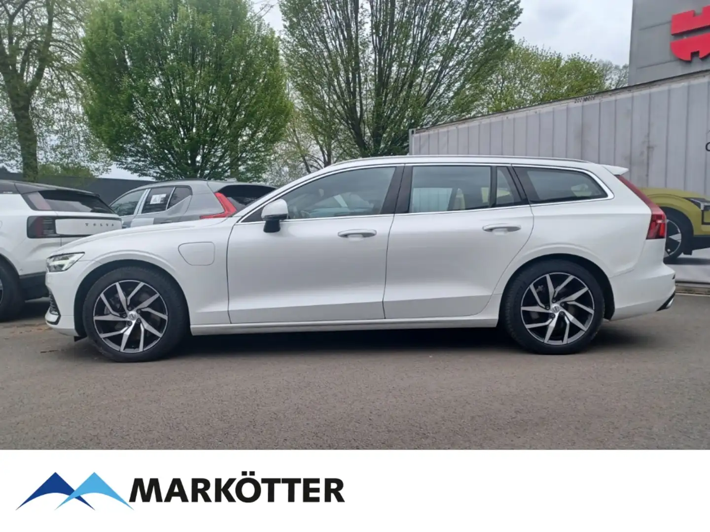Volvo V60 T6 AWD Plus Bright Recharge AHK/PANO/FSH Wit - 2