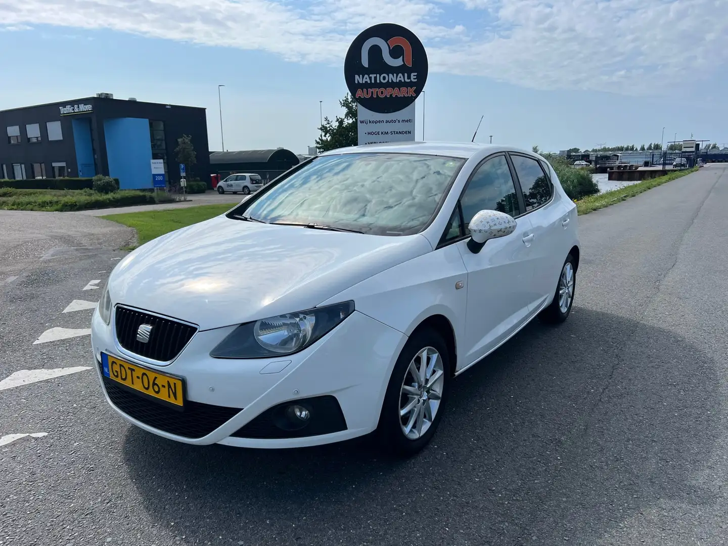SEAT Ibiza SC 2011 * 1.4 Style * AIRCO * ELEC. RAMEN * LMV * Wit - 1