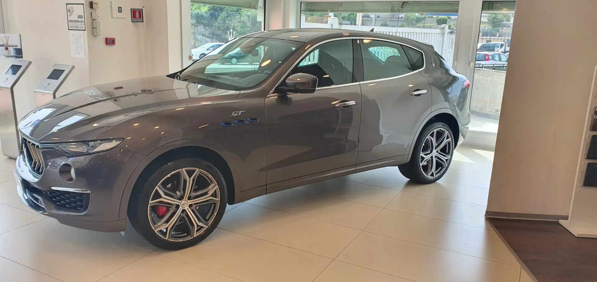 Maserati Levante Levante 2.0 mhev GT 330cv auto Grijs - 2