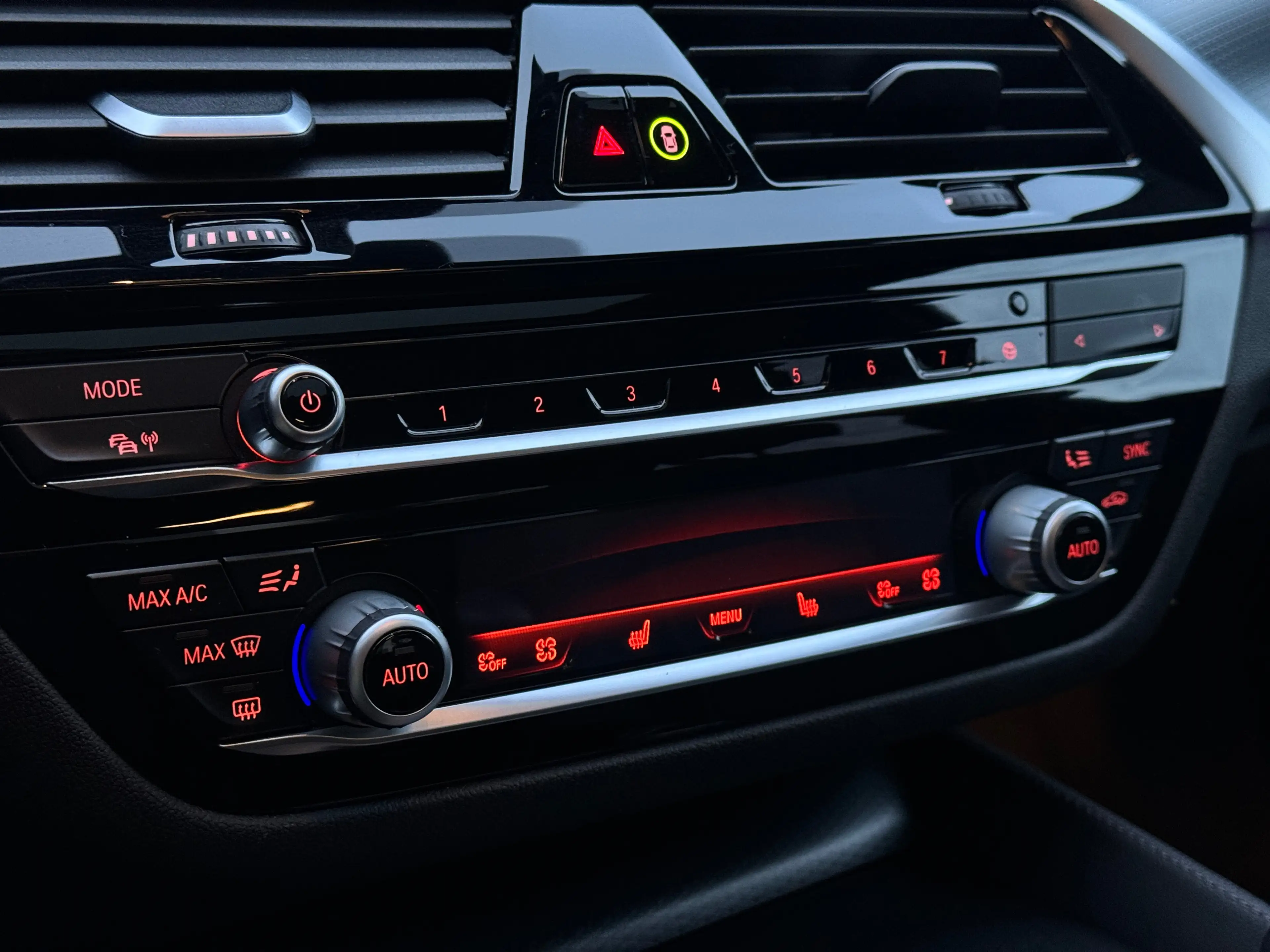 BMW 540 i - M-PACK - PANO - 360° CAMERA - ACC — photo 15