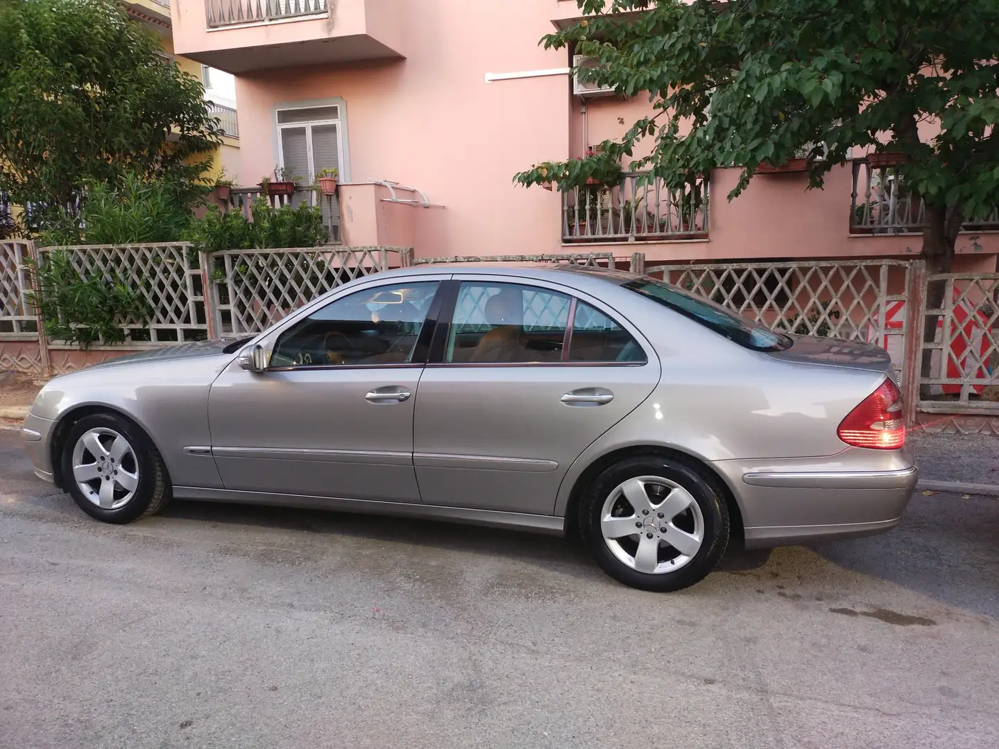 Mercedes-Benz 220 - 2