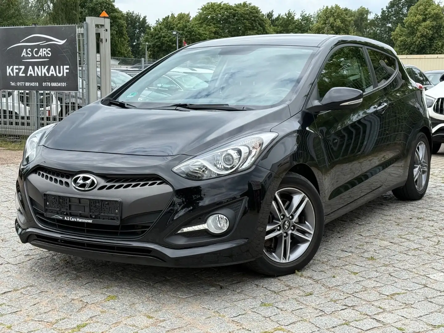 Hyundai i30 1.6 CRDI Coupe Design*Klima*PDC*2HD*Euro5 Schwarz - 1