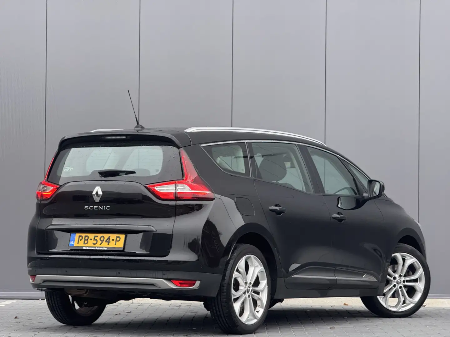 Renault Grand Scenic 1.2 TCe Zen | Nieuw binnen | Navigatie | Rijklaar! Zwart - 2