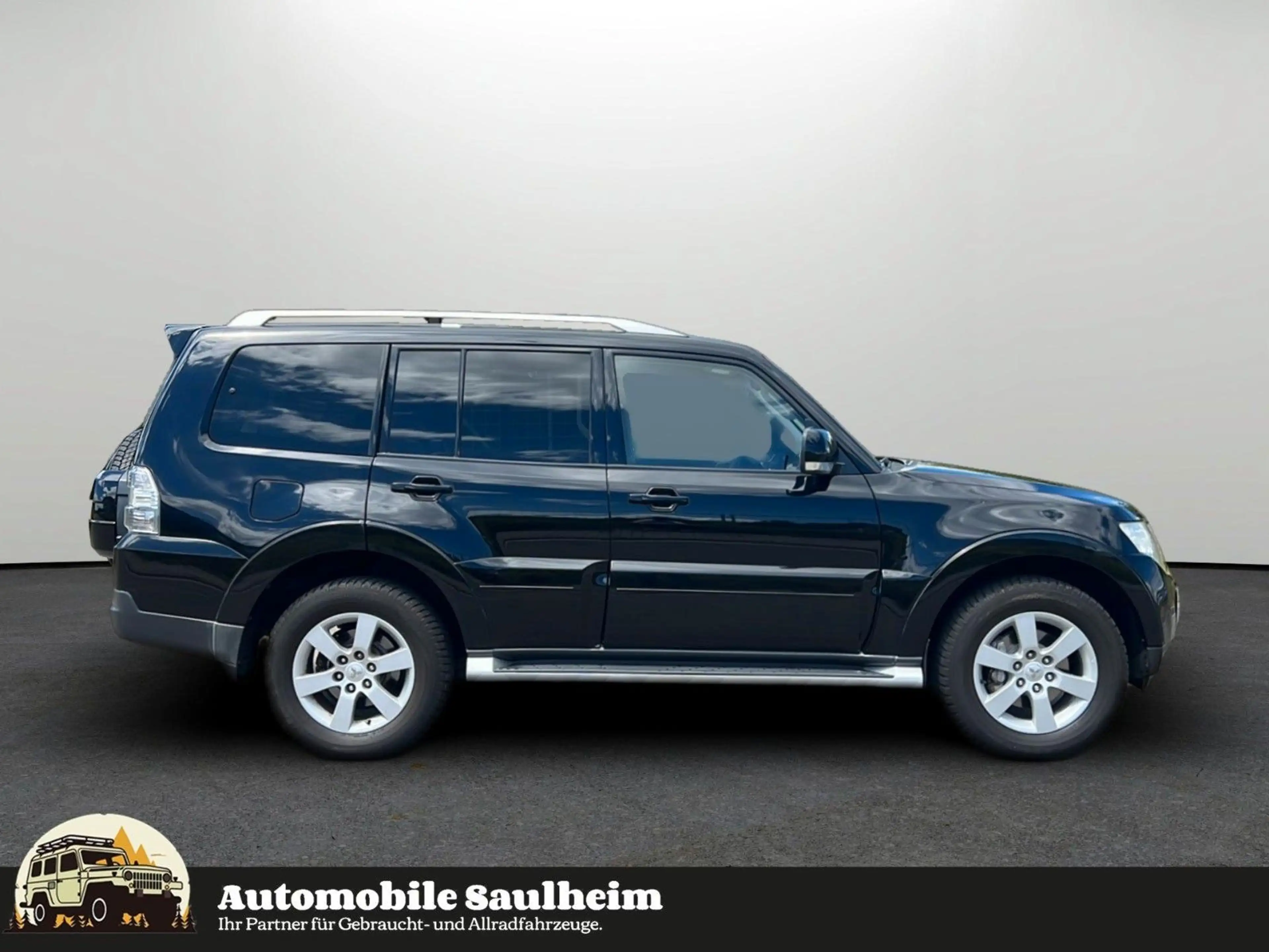 Mitsubishi Pajero 3.2 DI-D Intense*NUR 120TKM*AHK-3.3T*SHZ* — photo 8