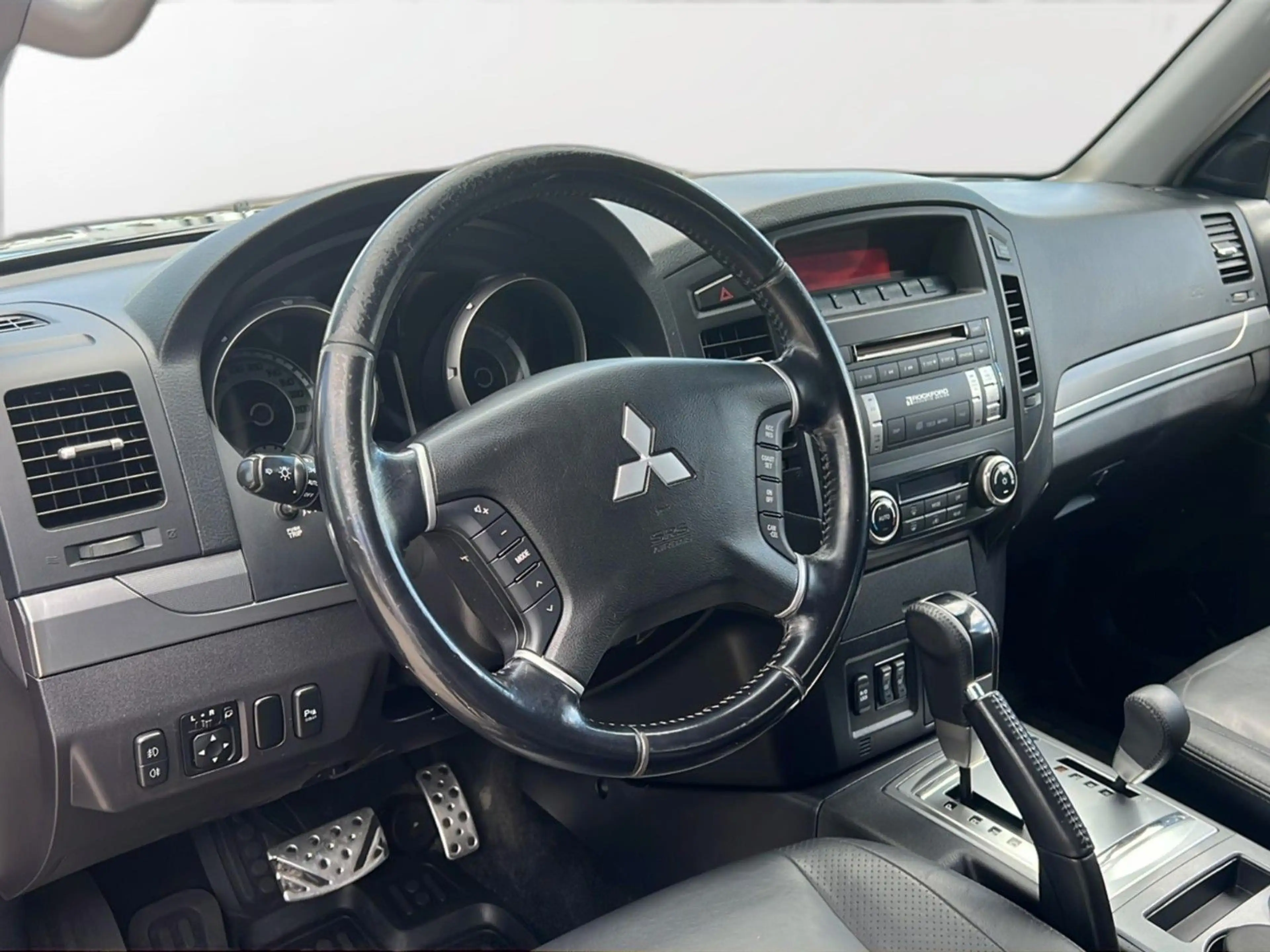 Mitsubishi Pajero 3.2 DI-D Intense*NUR 120TKM*AHK-3.3T*SHZ* — photo 9