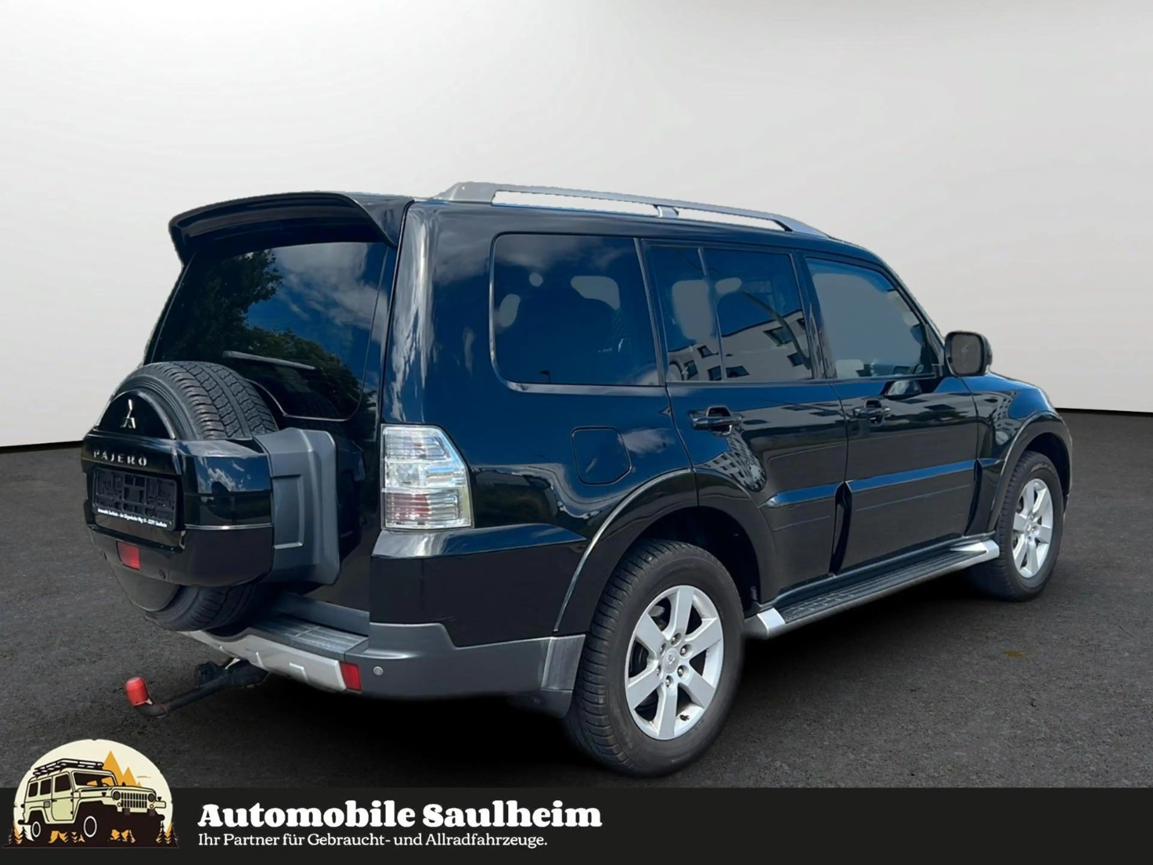 Mitsubishi Pajero 3.2 DI-D Intense*NUR 120TKM*AHK-3.3T*SHZ* — photo 4