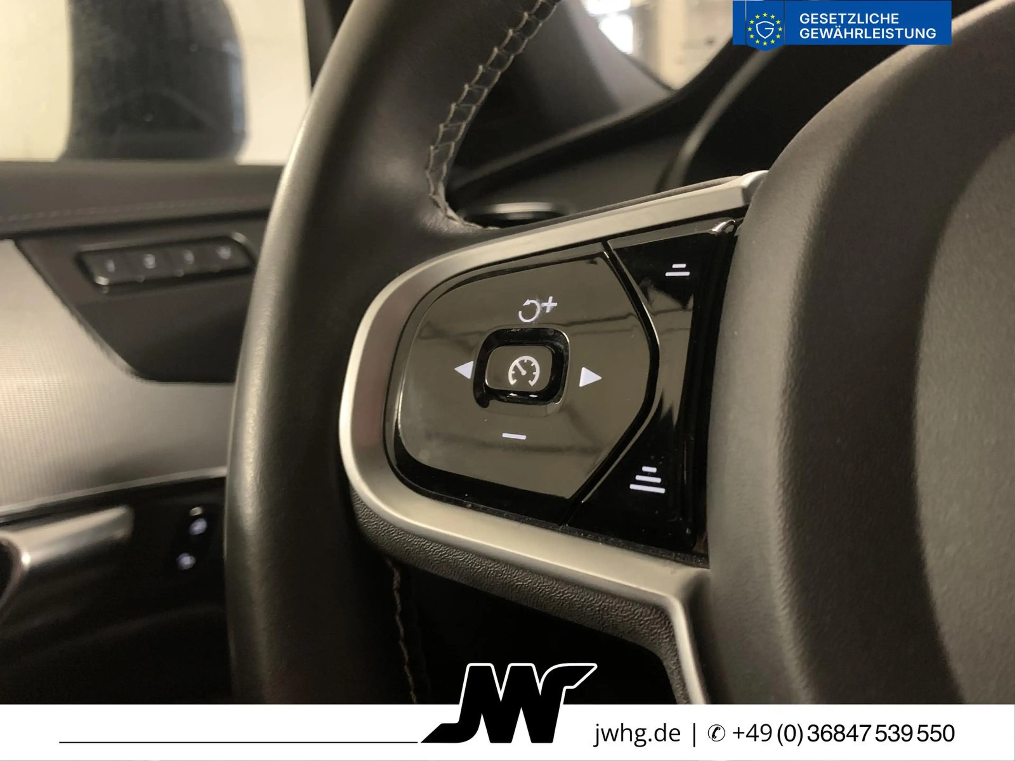 Volvo XC90 R Design AWD 7 SITZ/FOUR-C/MASSAGE/HUD/360° — photo 12