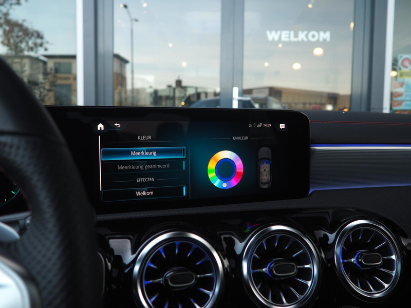 Mercedes-Benz CLA 250 250e AMG / Pano / Distronic / Ambient / Multibeam — photo 18