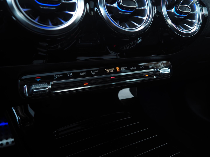 Mercedes-Benz CLA 250 250e AMG / Pano / Distronic / Ambient / Multibeam — photo 24